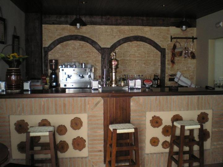 Hotel El Romeral Алмаден де ла Плата Екстериор снимка